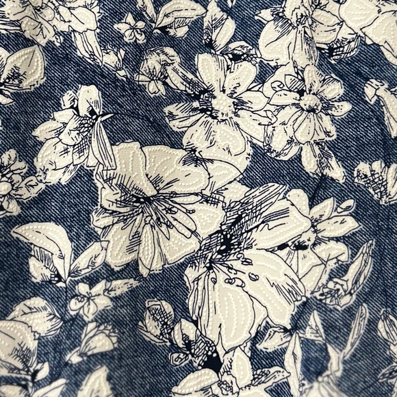 Roz and Ali plus size 3X floral midi skirt - Picture 3 of 6